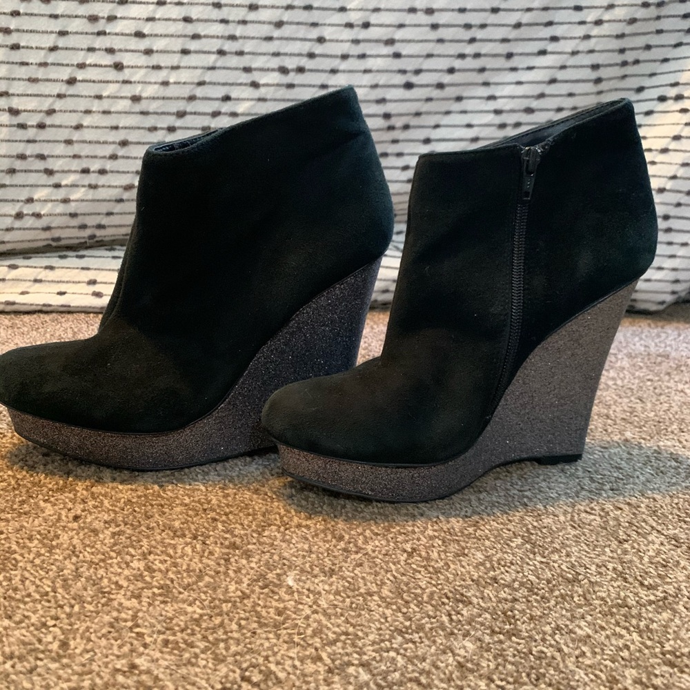 Dolce Vita “Roja” wedge bootie
